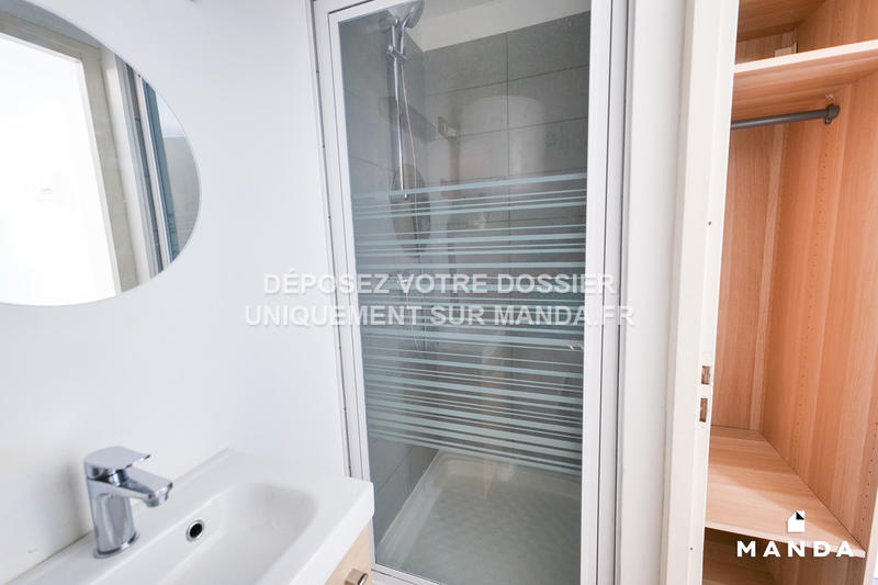 Chambre - 9 m² - 6 pièces