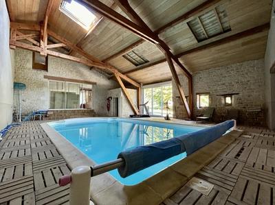 Maison - 336 m² - 10 pièces