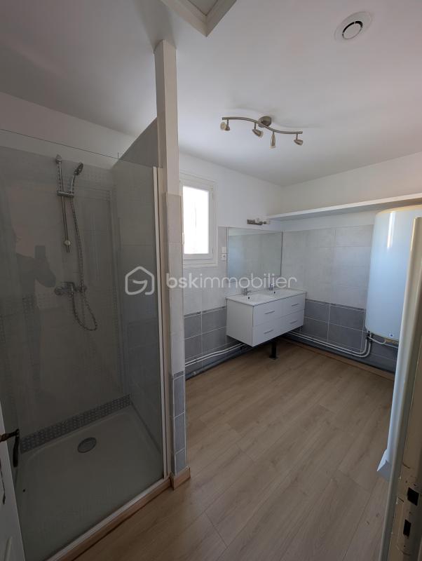 Maison traditionnelle - 210 m² - 8 pièces