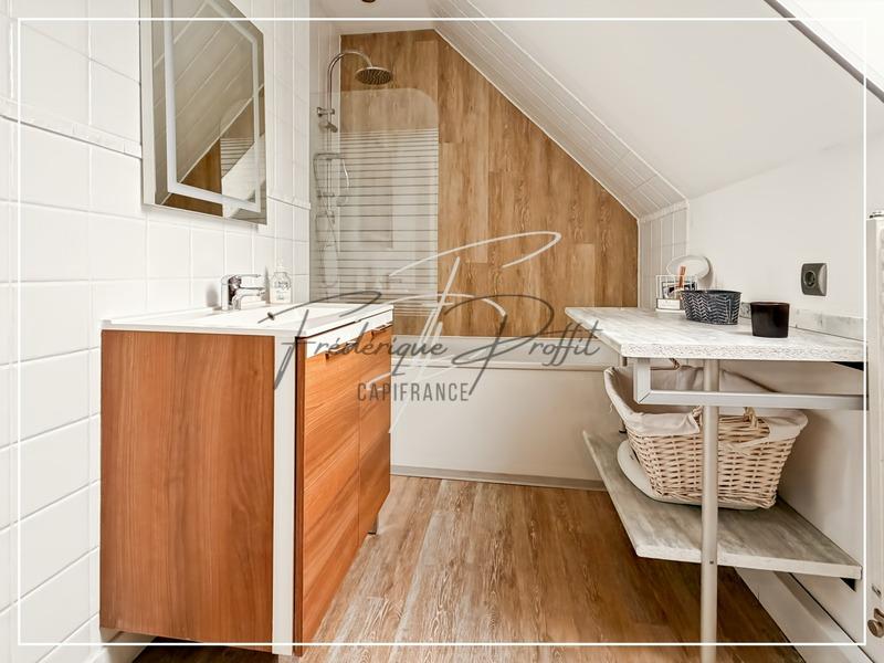 Maison - 167 m² - 6 pièces