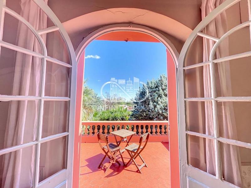 Appartement - 277 m² - 16 pièces