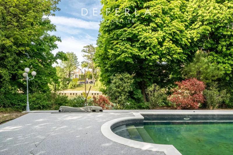 Villa - 472 m² - 10 pièces