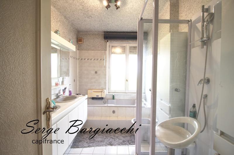 Maison - 200 m² - 8 pièces