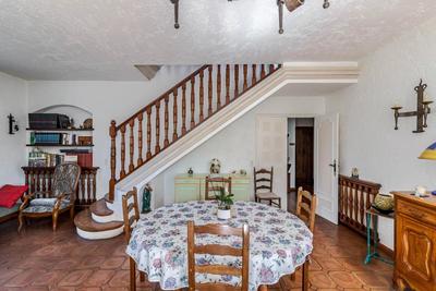 Maison - 195 m² - 9 pièces