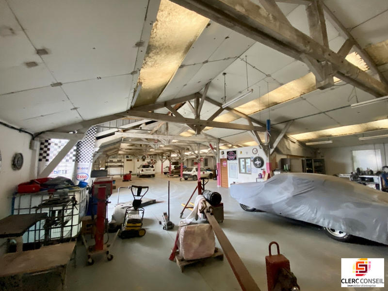 Local d'activités - 1 334 m²