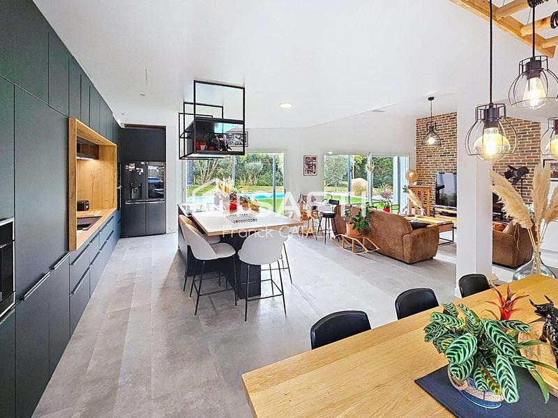 Maison - 170 m² - 5 pièces