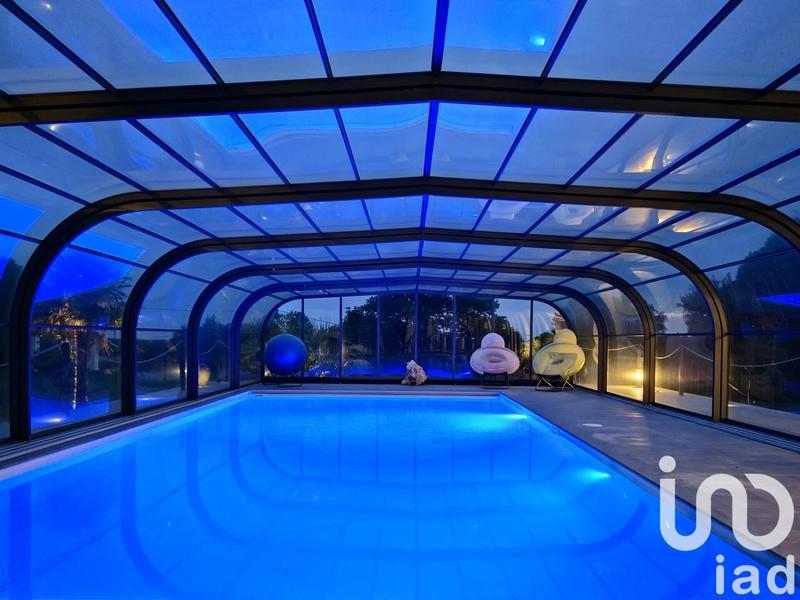 Maison - 940 m² - 23 pièces