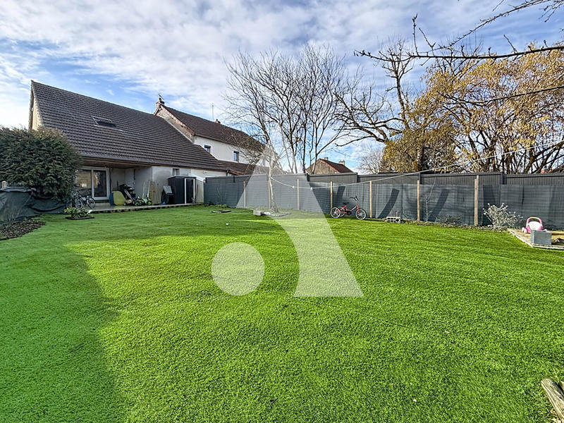 Maison - 110 m² - 4 pièces