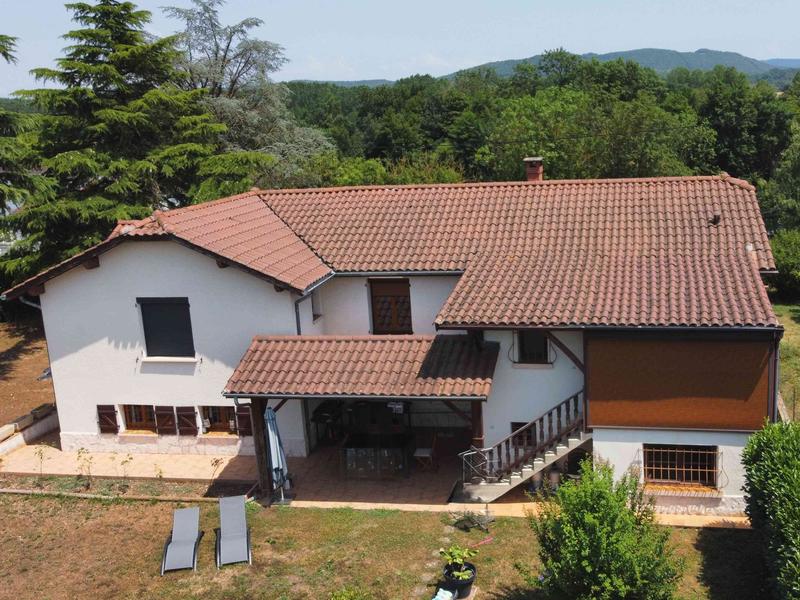 Maison - 208 m² - 10 pièces