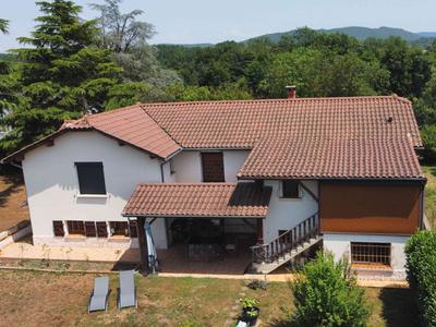 Maison - 208 m² - 10 pièces