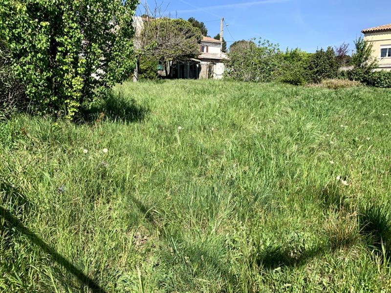 Terrain constructible - 685 m²