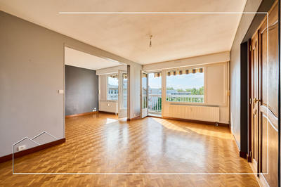 Appartement - 94 m² - 5 pièces