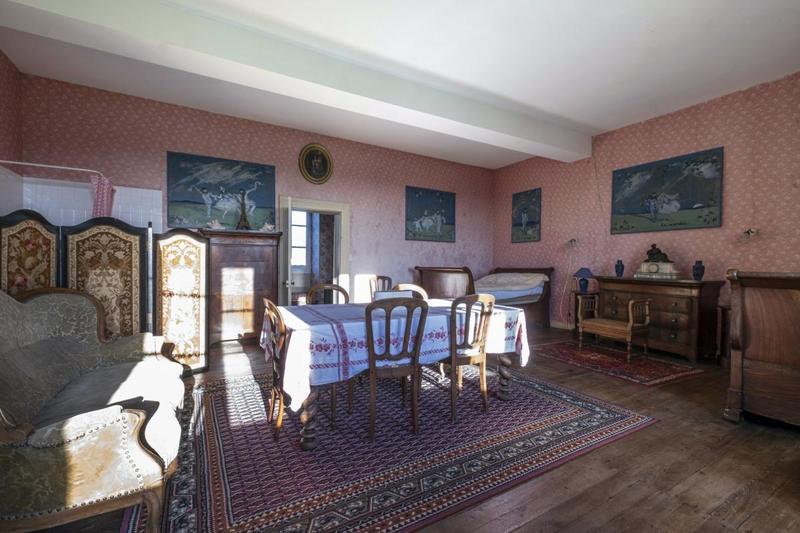 Maison - 625 m² - 13 pièces