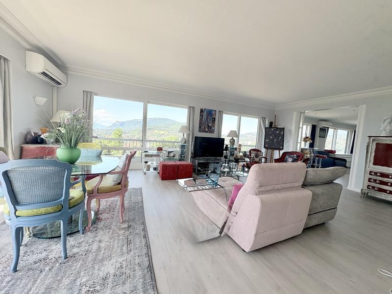 Appartement - 138 m² - 5 pièces