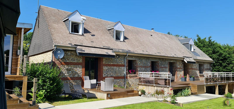 Maison traditionnelle - 173 m² - 6 pièces