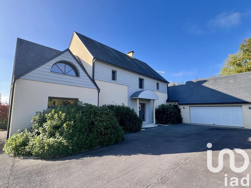 Maison - 296 m² - 8 pièces