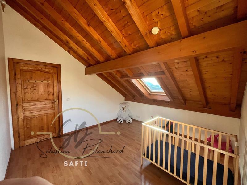 Maison - 222 m² - 9 pièces