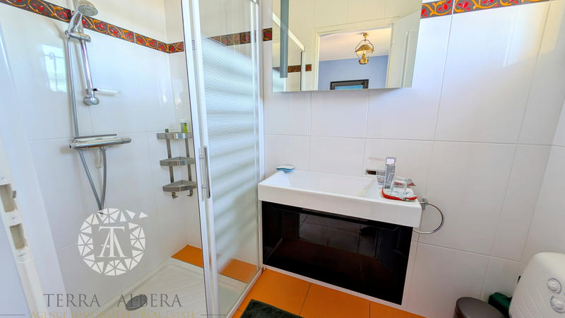 Villa - 220 m² - 7 pièces