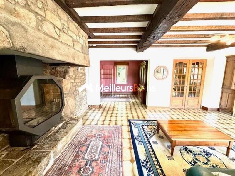 Propriété - 192 m² - 12 pièces