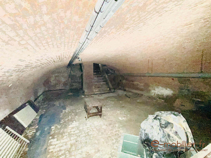 Appartement - 150 m² - 1 pièce