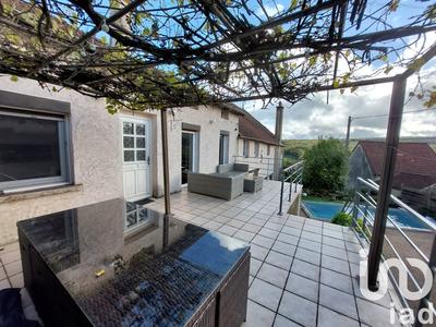 Maison - 214 m² - 8 pièces