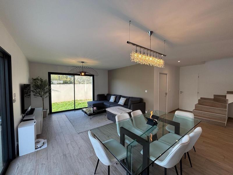 Maison traditionnelle - 130 m² - 6 pièces