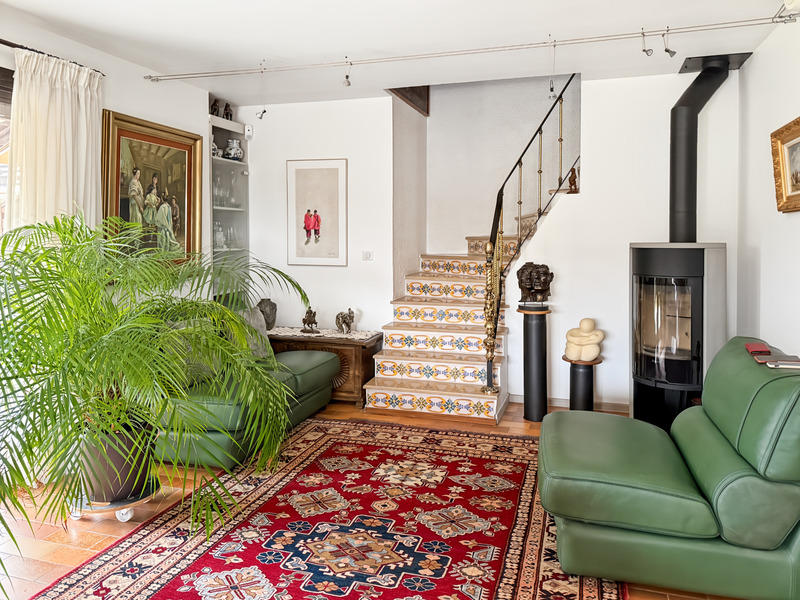 Maison - 243 m² - 9 pièces