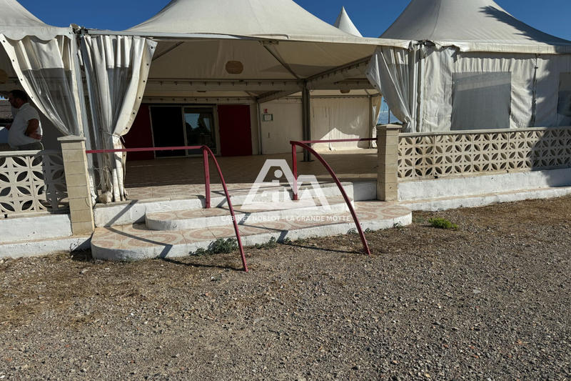 Local commercial - 11 000 m²