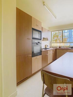 Appartement - 82 m² - 3 pièces