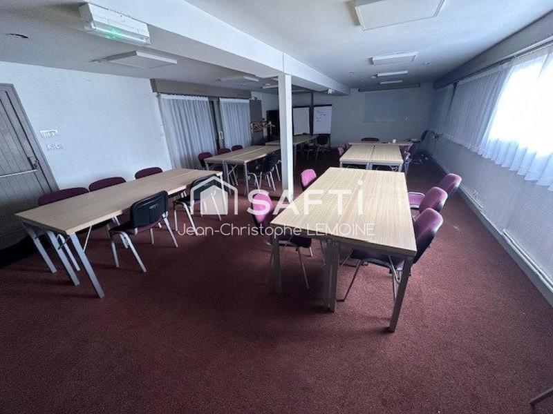 Local commercial - 46 pièces