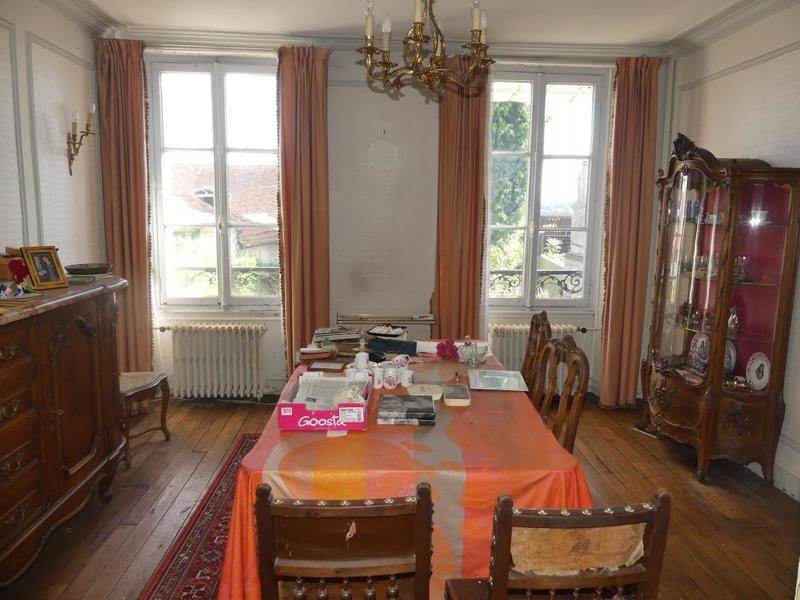 Maison - 312 m² - 10 pièces