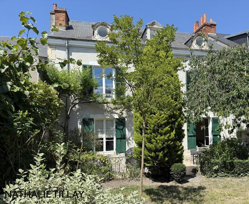 Maison bourgeoise - 270 m² - 7 pièces