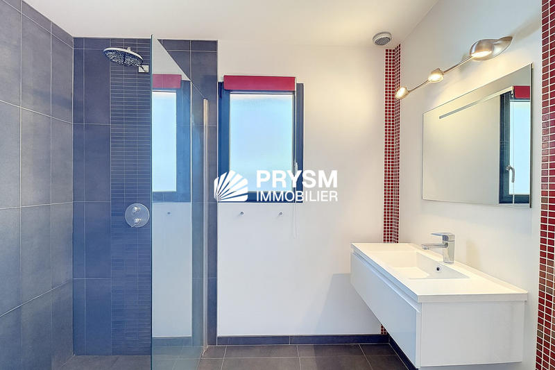 Maison contemporaine - 197 m² - 6 pièces