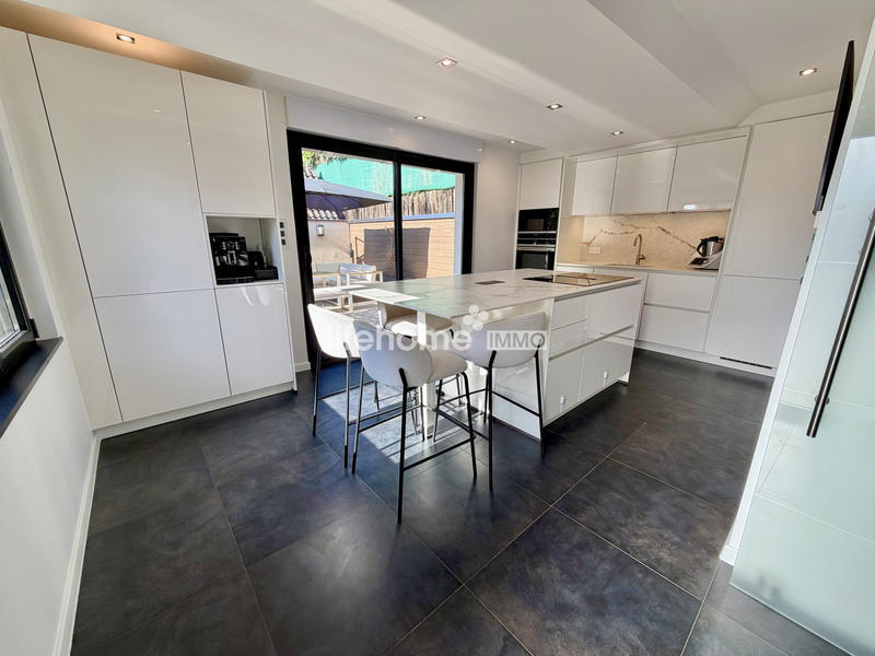 Appartement - 133 m² - 4 pièces