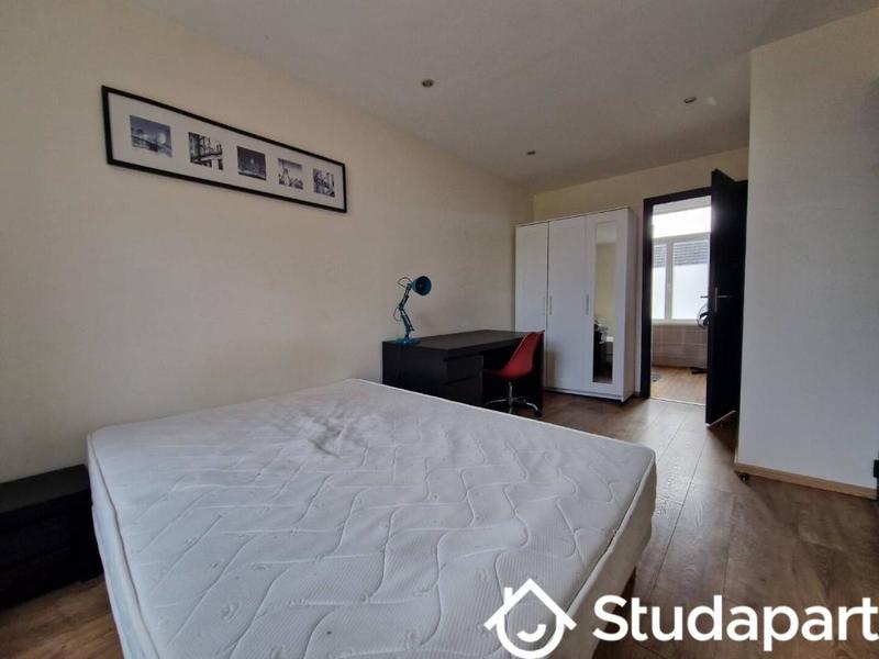 Chambre - 11 m² - 1 pièce