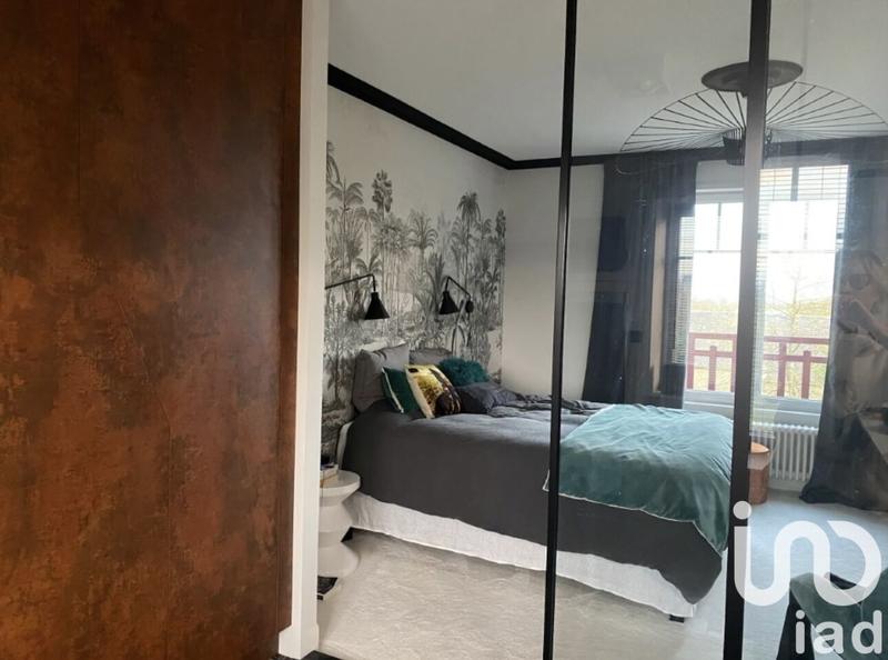 Maison - 216 m² - 9 pièces