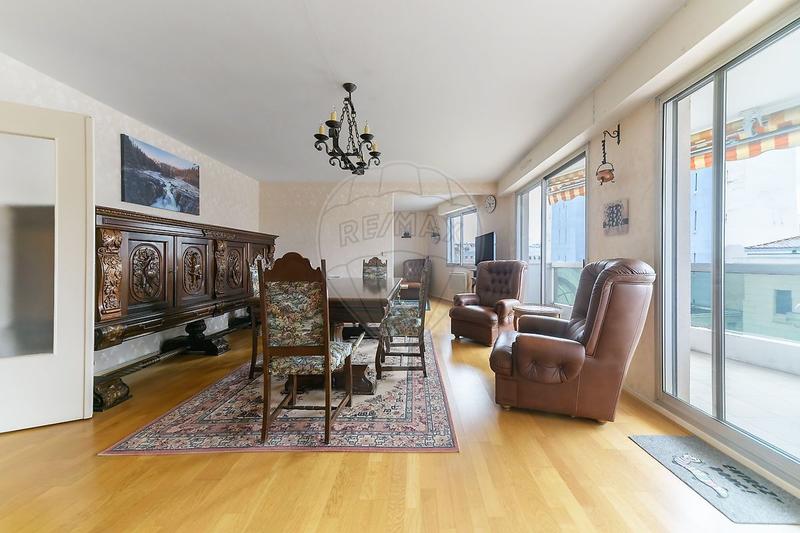 Appartement - 96 m² - 5 pièces