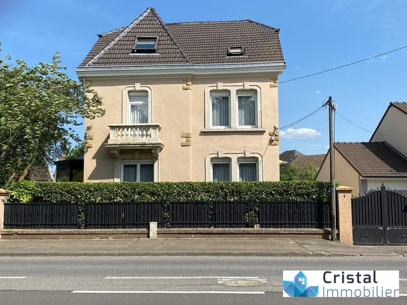 Maison - 177 m² - 8 pièces