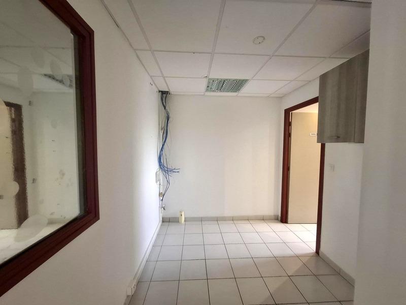 Bureau - 116 m² - 7 pièces