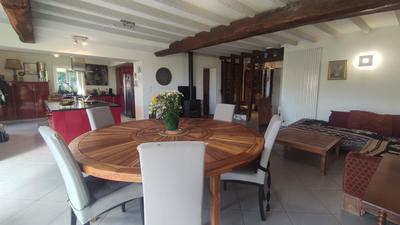 Maison - 300 m² - 9 pièces