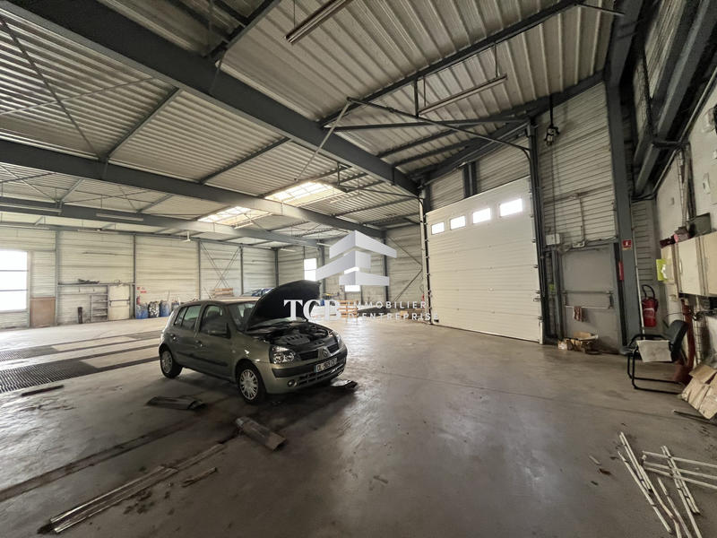 Local d'activités - 780 m²