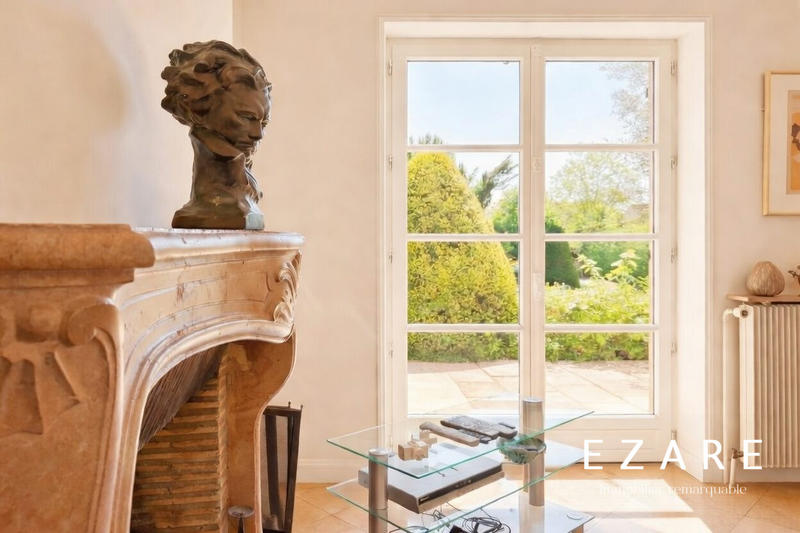 Maison - 360 m² - 11 pièces