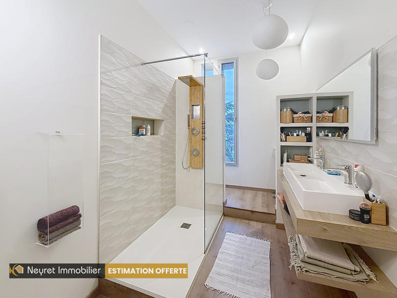 Maison de village - 229 m² - 7 pièces