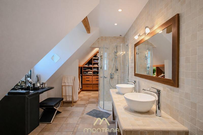 Maison - 226 m² - 7 pièces