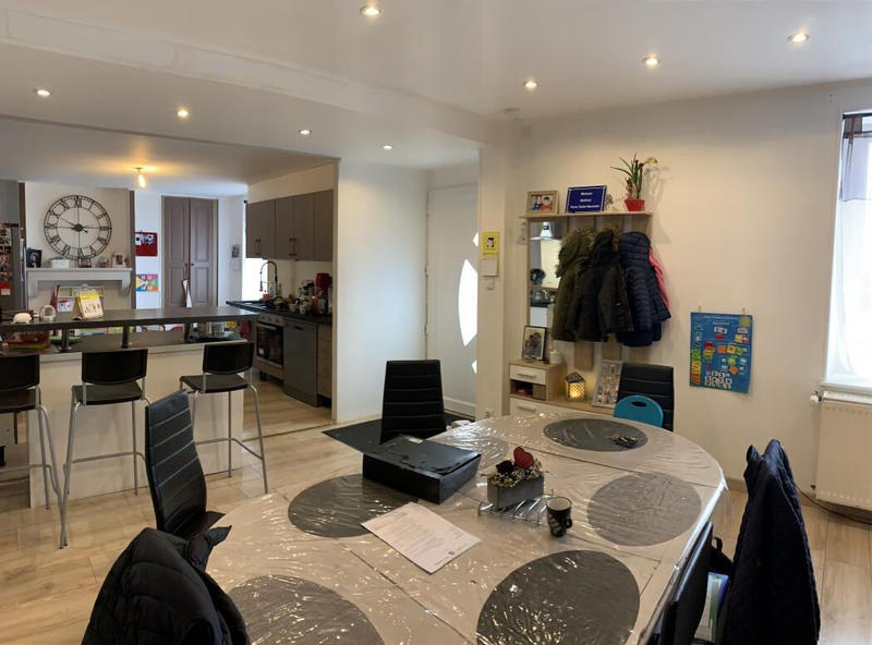 Maison - 130 m² - 8 pièces