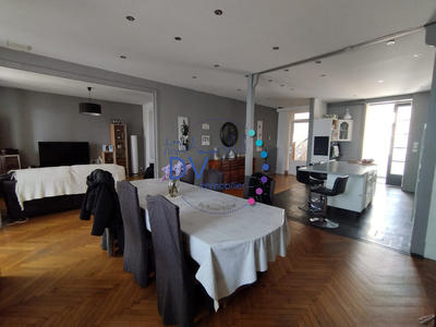 Maison - 326 m² - 10 pièces