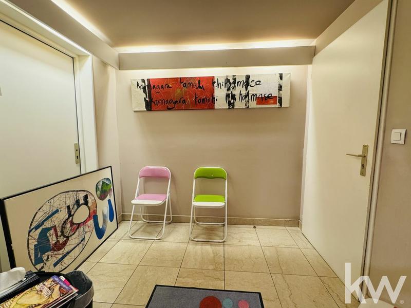 Bureau - 121 m² - 5 pièces