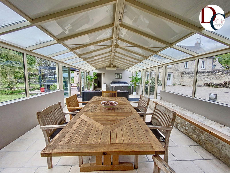 Maison - 465 m² - 13 pièces