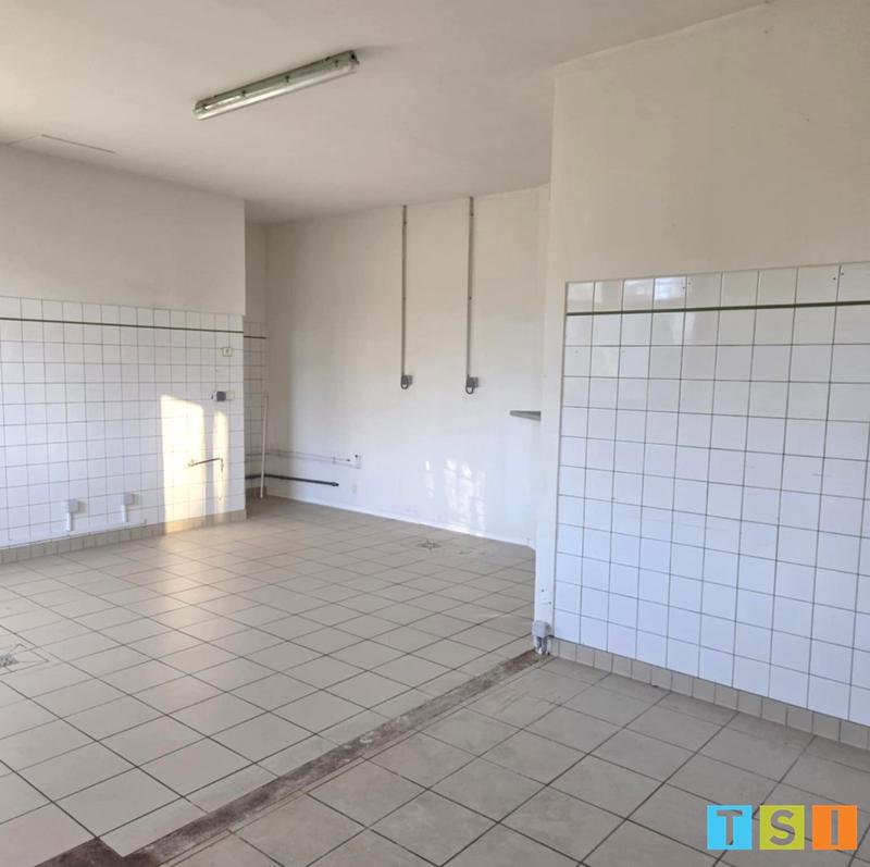 Local d'activités - 200 m² - 7 pièces