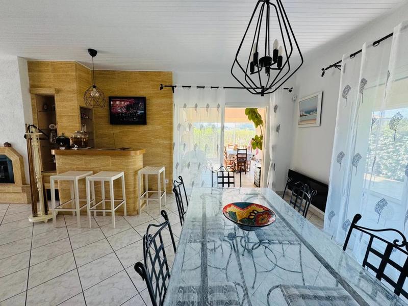 Maison - 160 m² - 3 pièces